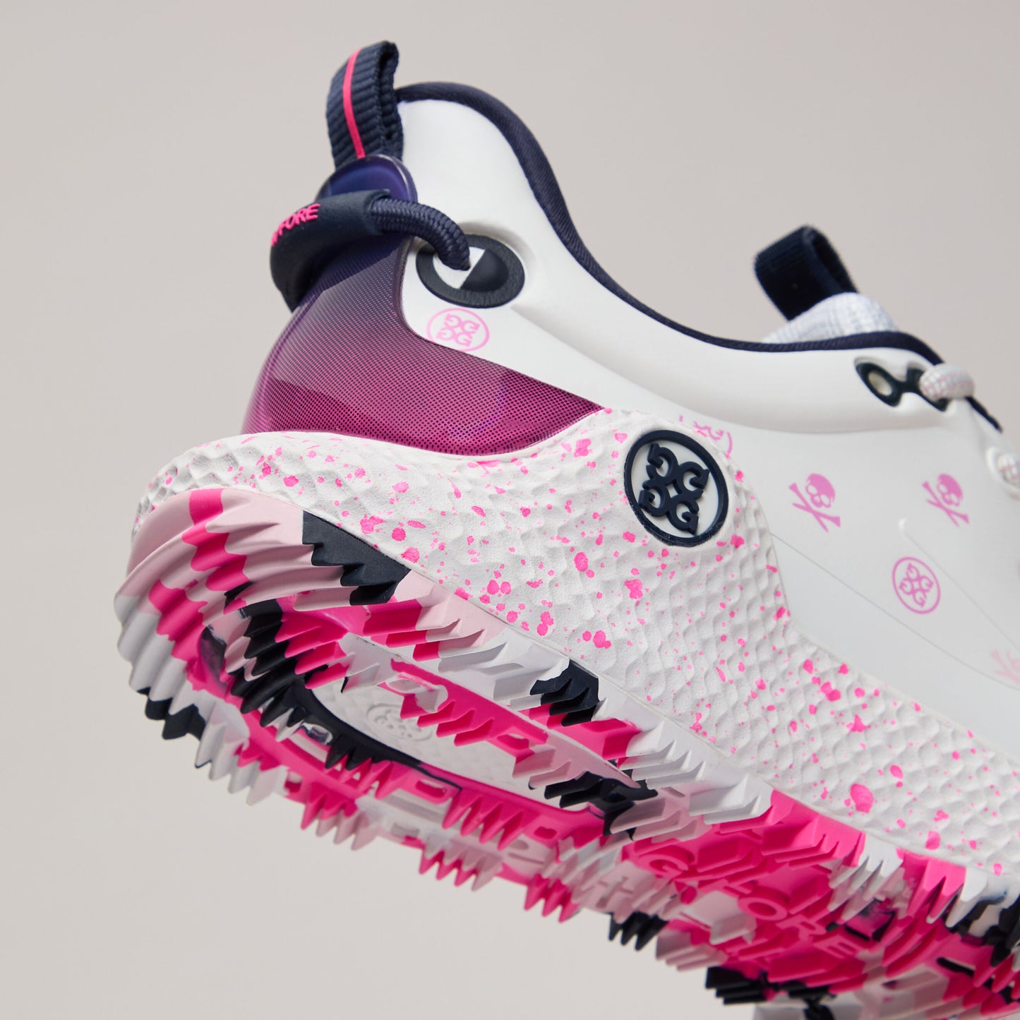G/FORE MG4+ O2 GRADIENT SKULL & TEES GOLF SHOE