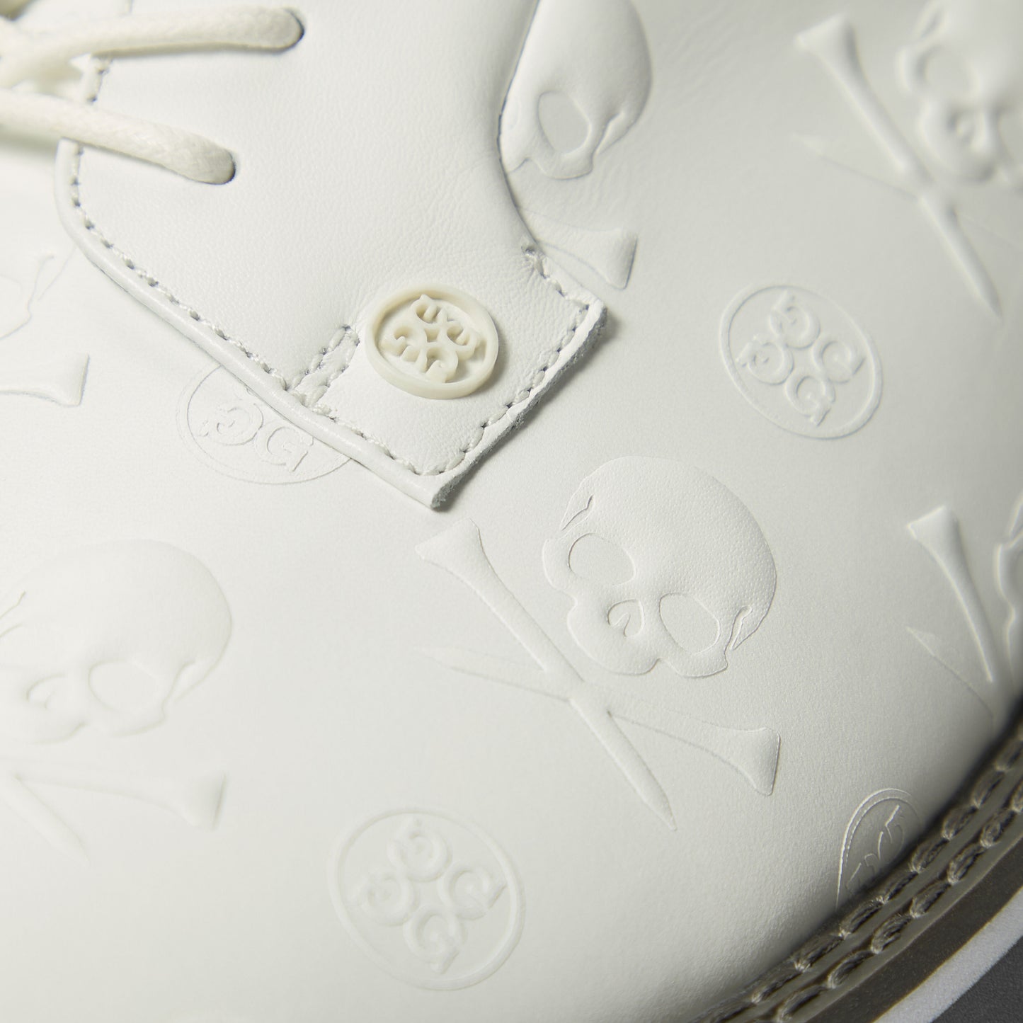 G/FORE GALLIVANTER EMBOSSED SKULL & TEES LEATHER GOLF SHOE